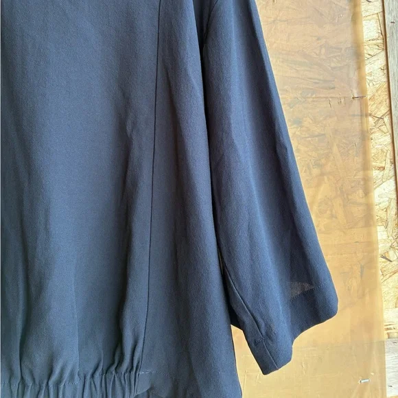 NWOT Eileen Fisher Silk Georgette Crepe V-Neck Top
Size XS - Picture 8 of 12